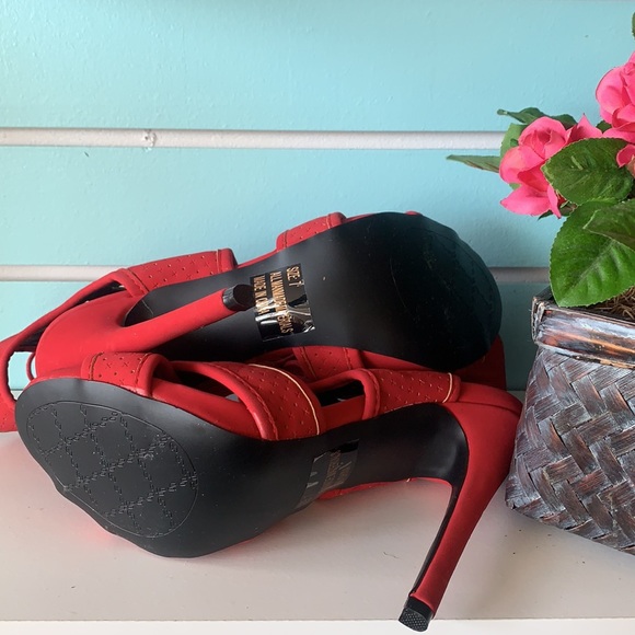 Red open toe heels - Picture 4 of 5